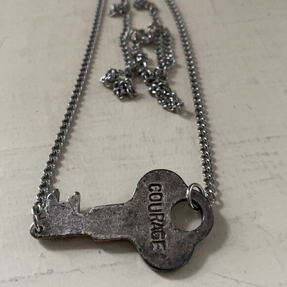 Key to your heart jewelry lot - 2 necklaces, 1 bracelet, pierced earrings - Picture 11 of 16